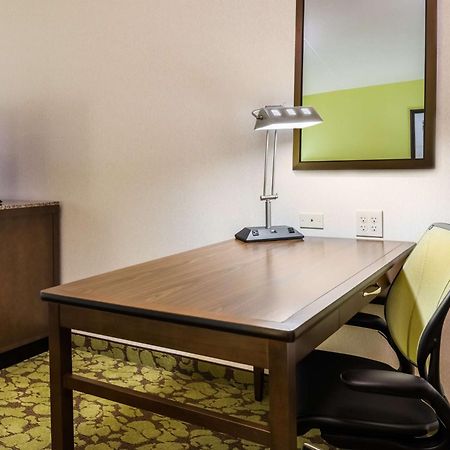 Hilton Garden Inn Уэйн Экстерьер фото