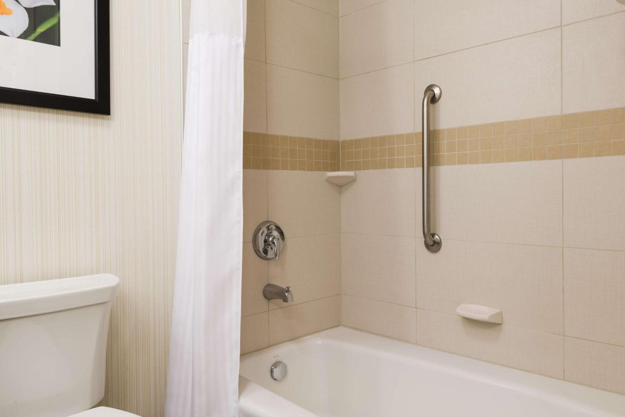 Hilton Garden Inn Уэйн Экстерьер фото