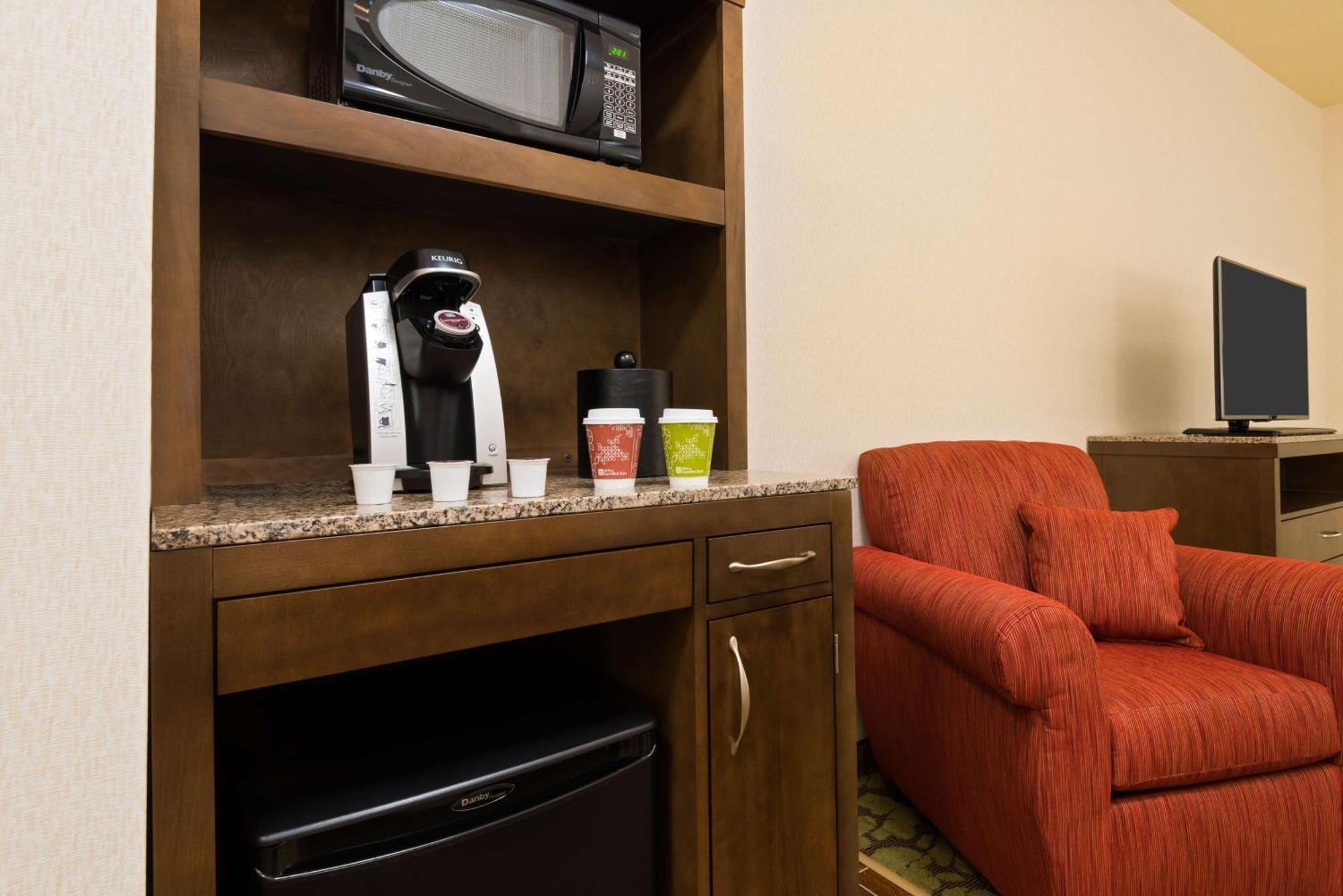Hilton Garden Inn Уэйн Экстерьер фото