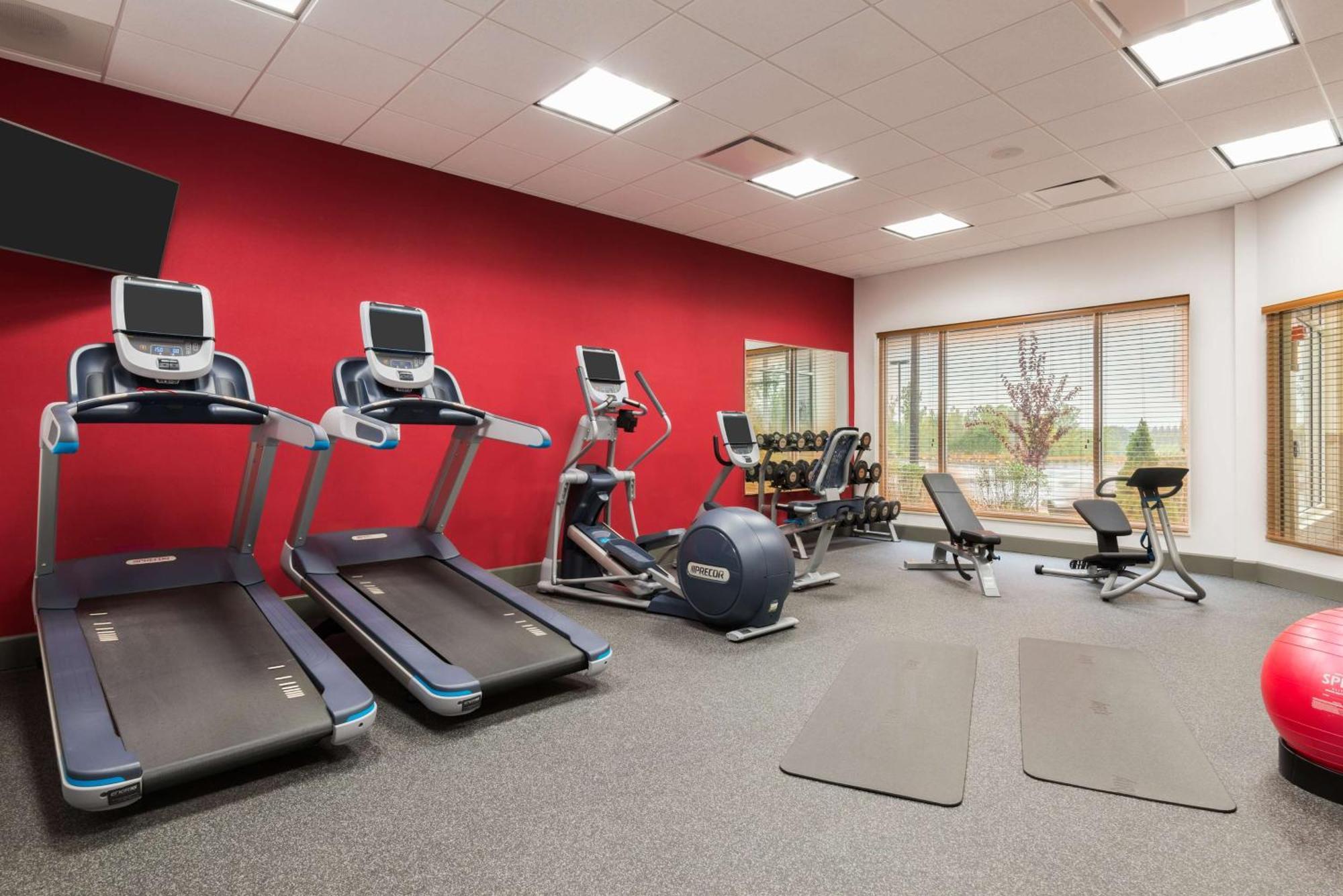 Hilton Garden Inn Уэйн Экстерьер фото