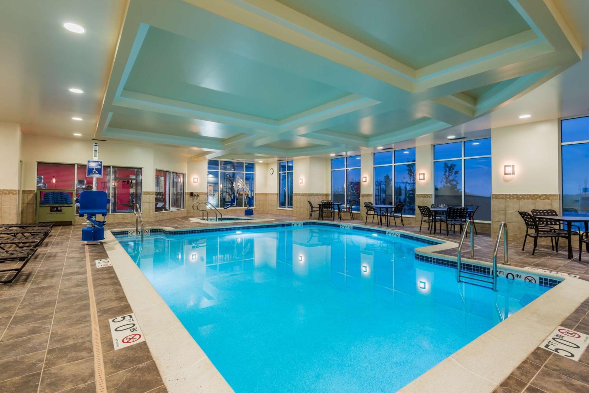 Hilton Garden Inn Уэйн Экстерьер фото